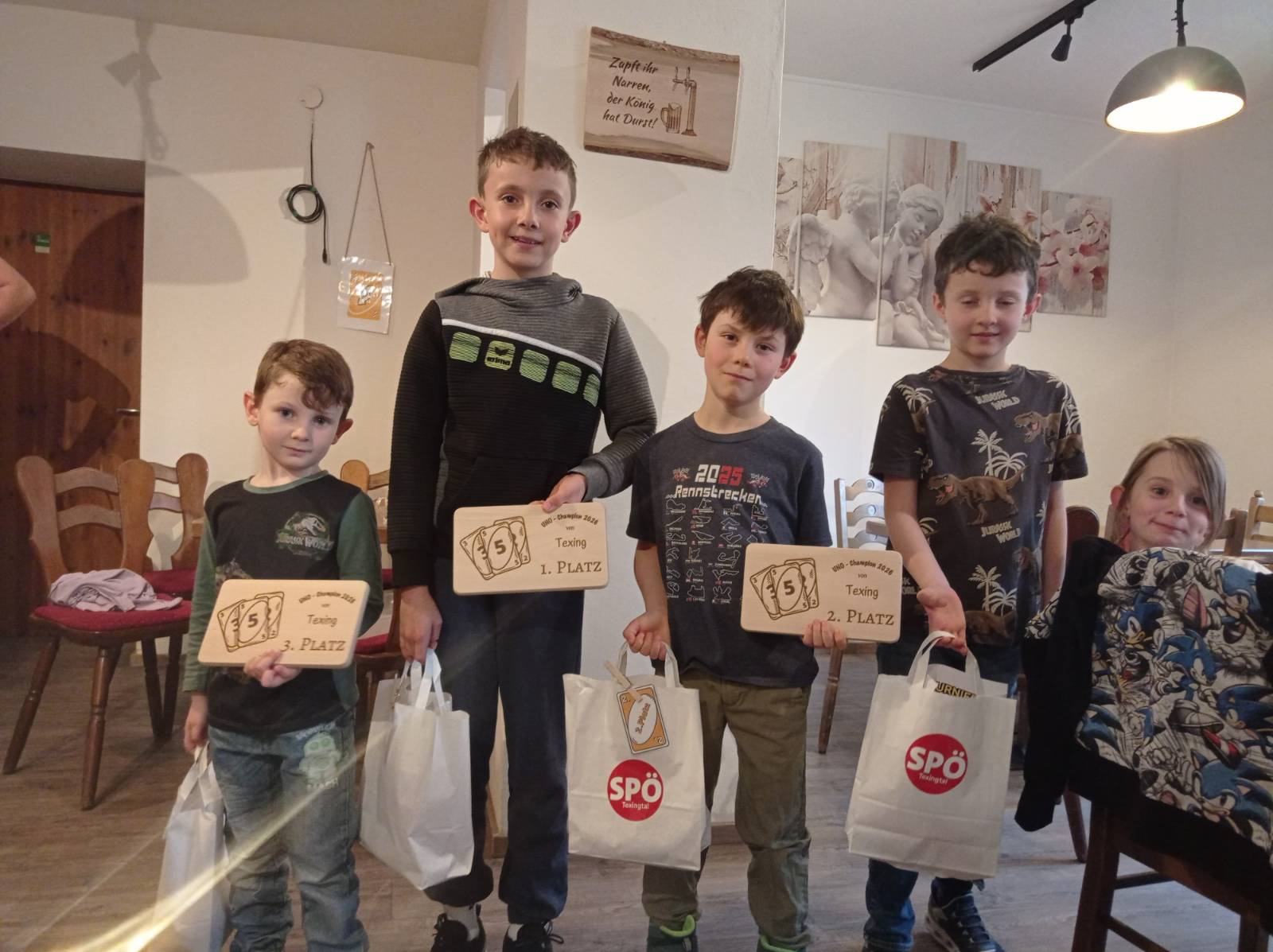 Die Sieger des UNO Turniers “Die Sieger des UNO Turniers”